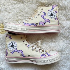 Brand new converse Mens size 7. WOMENS 9